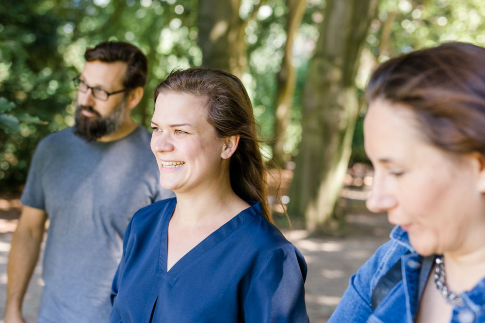 Familienshooting mit drei Hunden im Stadtpark Hamburg